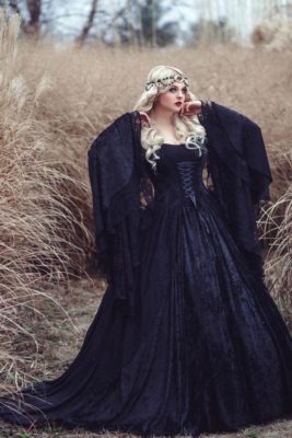 Best Plus Size Gothic Wedding Dresses - Latest Trends for 2021 - Gothic ...